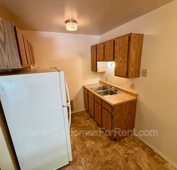437 S Bosse Ave — Photo 6