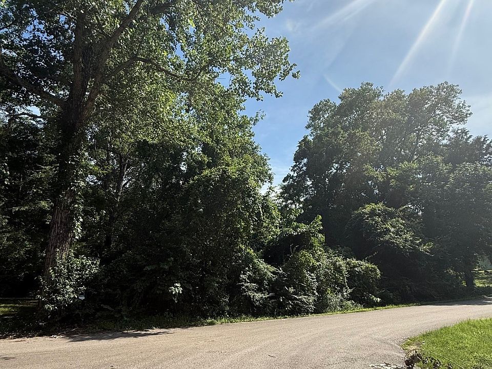 2nd image of 131 Ridgewood Dr