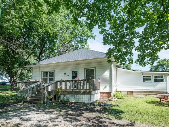 300 E Gertrude St, Mc Louth, KS 66054