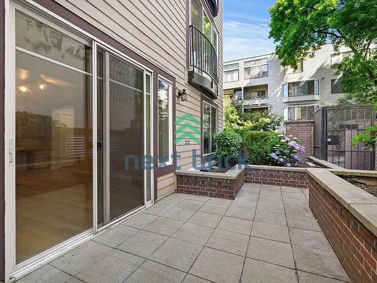124 Bellevue Ave E #206 — Photo 10
