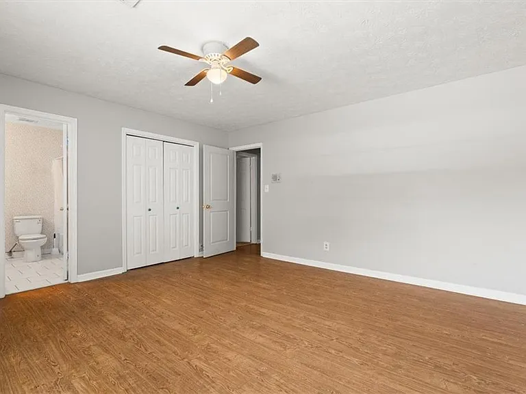 360 Winding River Dr #C — Photo 14