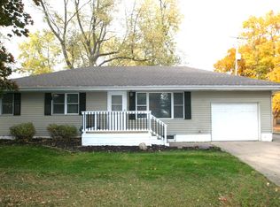 204 E 4th St, Mackinaw, IL 61755