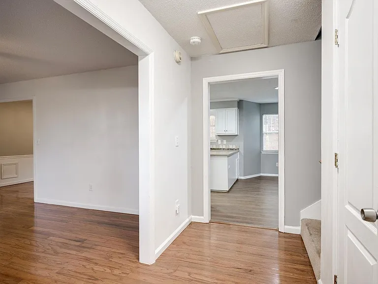 2508 Sand Ridge Ct — Photo 3