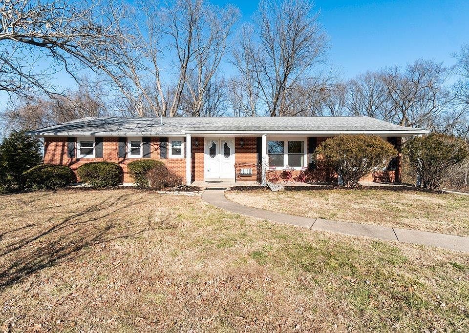 1st image of 1718 Lakeshore Dr