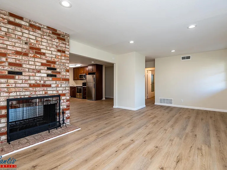 6608 Dartmoor Way — Photo 4