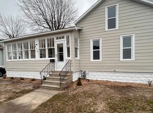 826 Elliott Ave, Grand Haven, MI 49417