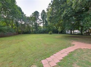 1200 N Sharon Amity Rd, Charlotte, NC 28211