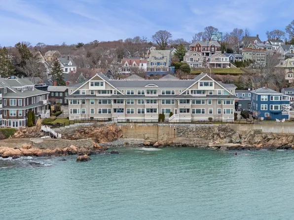 245 Humphrey St Unit 205, Swampscott, MA 01907