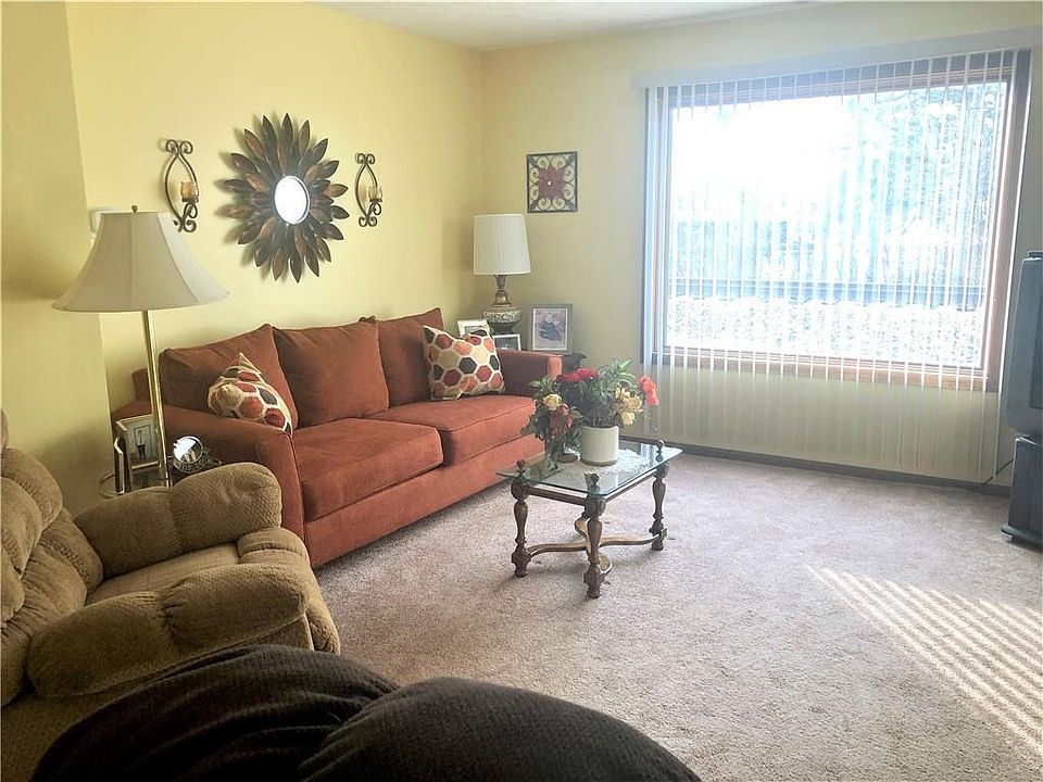 2nd image of 77B Keran Manor Ct