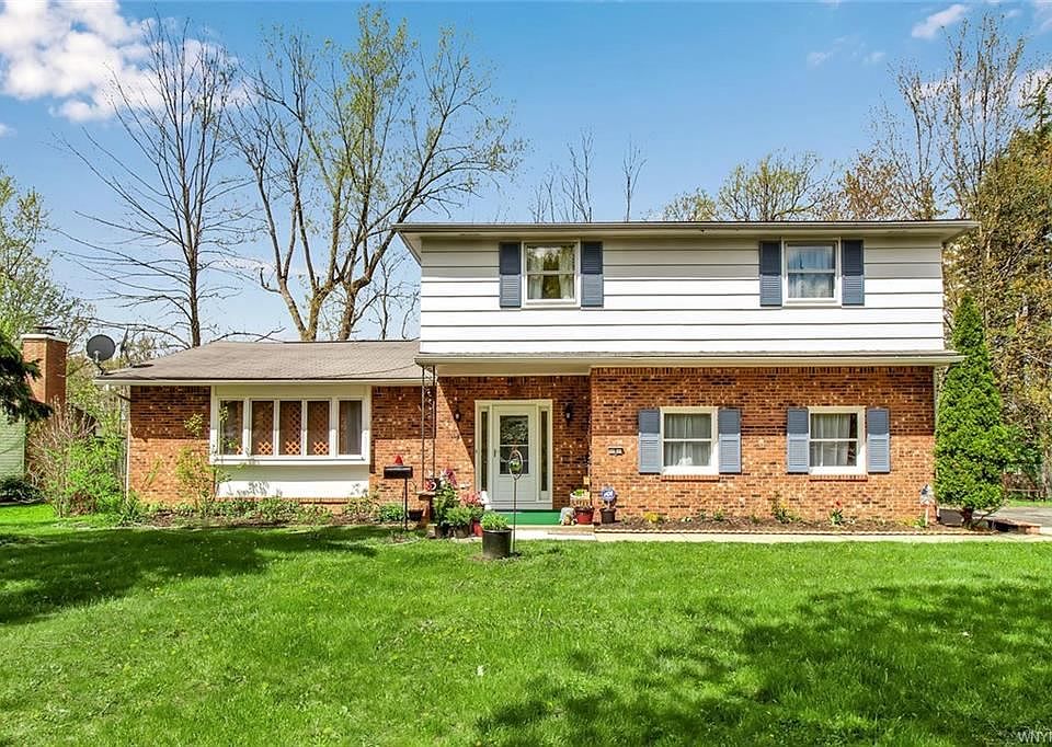 1st image of 5 Macarthur Dr