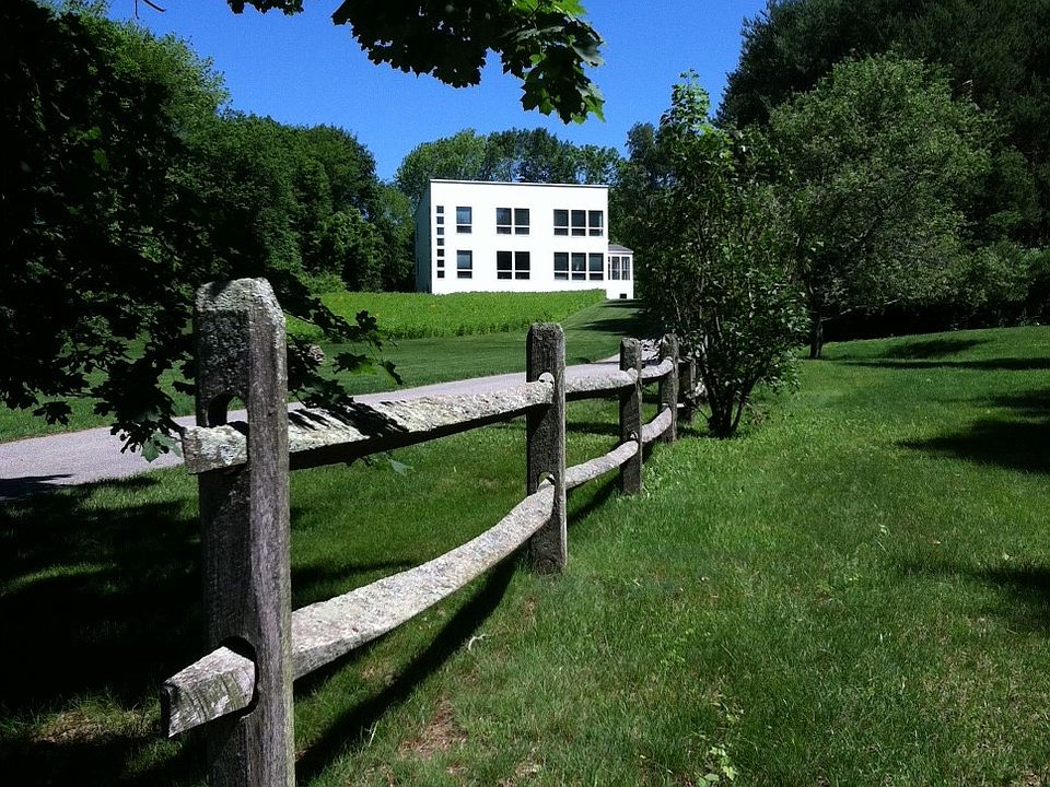 1st image of 24 Parker St