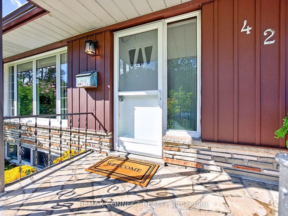 4th image of 42 Bainhart Cres