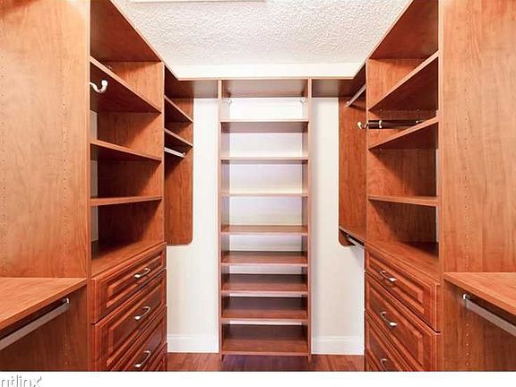 3rd image of 21185 Mainsail Cir