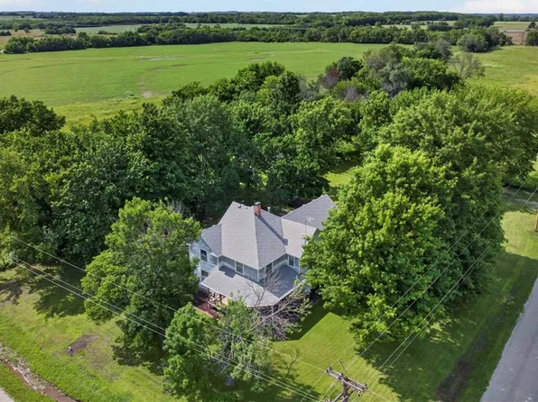 406 N Center Ave, Parker, KS 66072