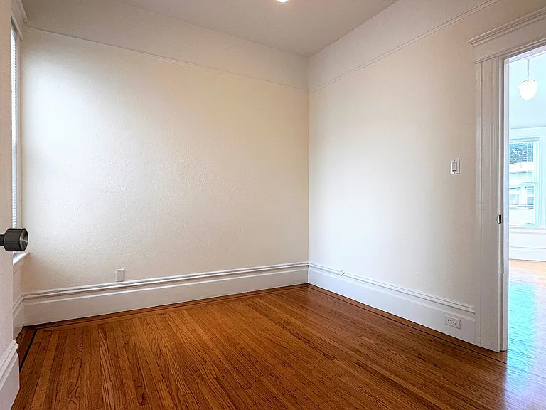 Top Floor 2 Bedroom Apartment for rent in Noe Valley! — Photo 7