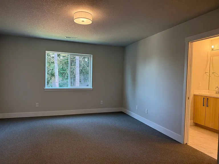 9706 NE 29th Ave — Photo 4