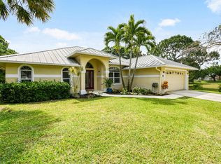 582 SE Ashley Oaks Way, Stuart, FL 34997