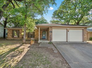 737 Timberoaks Dr, Azle, TX 76020