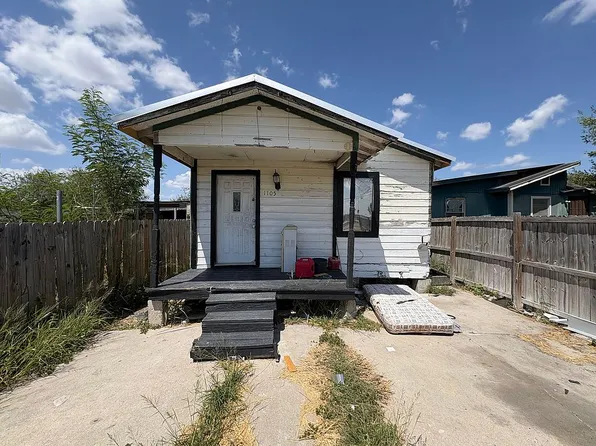 1105 Ruben Chavez Rd, Robstown, TX 78380
