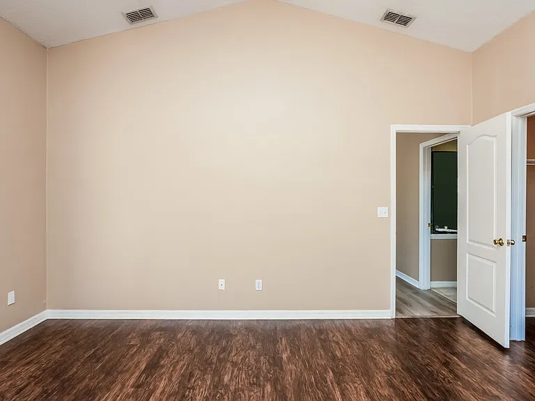 10449 Lake Hasson Cir — Photo 9