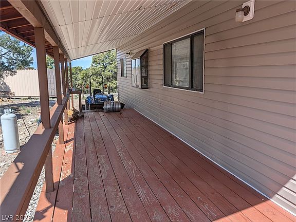 4th image of 1281 Meadow Ln