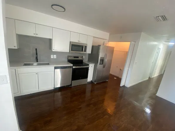 1206 E 99th Ave APT B, Tampa, FL 33612