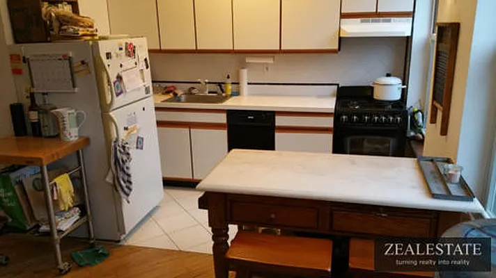 Rented by ZealEstate Group Inc | media 61