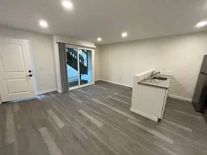 1875 Julian Ave #8