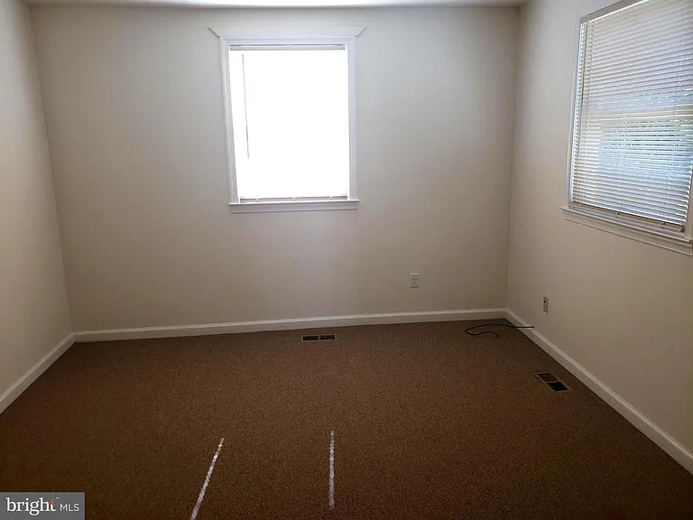 171 W Deen Ave — Photo 13
