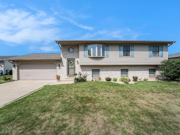 3044 Angelina St, Portage, IN 46368