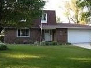 416 Summit Ct, Crown Point, IN 46307
