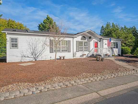 3rd image of 480 Sherwood Loop