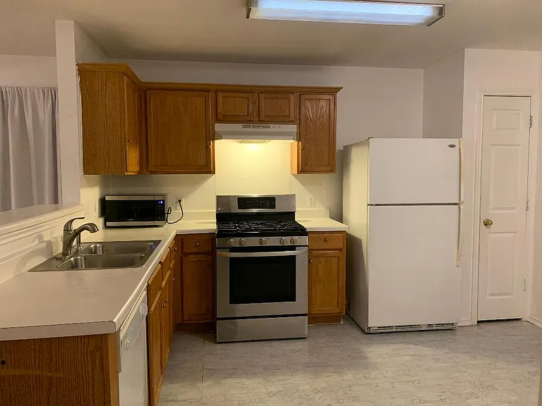 8212 Flaxen Dr — Photo 1