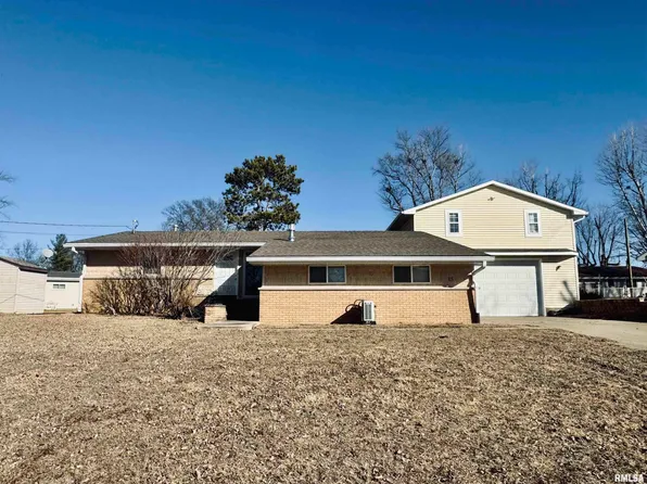 15 Sandalwood Ln, Bartonville, IL 61607