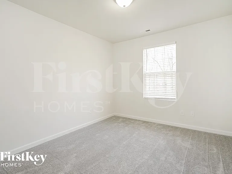 813 Pine Circle Dr — Photo 10