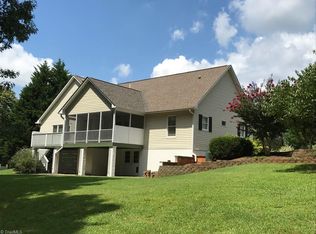 2074 Oscar Frye Rd, Pinnacle, NC 27043