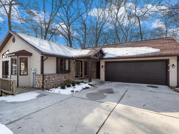3790 Damal Dr, Allegan, MI 49010