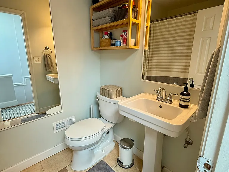 1355 C St NE — Photo 11