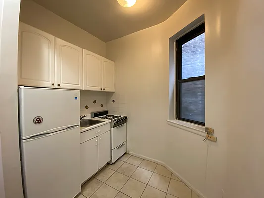 Rented by CJ Net Inc. | media 17