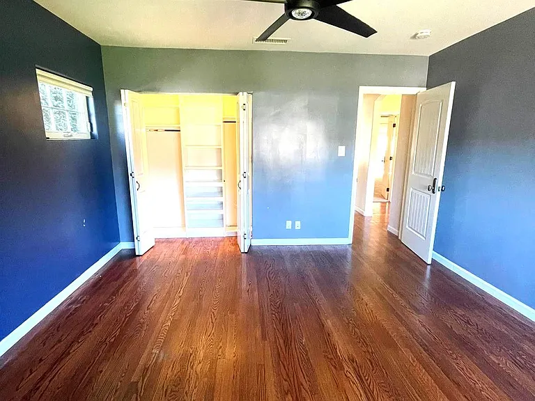 5668 Jumilla Ave — Photo 20