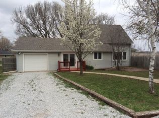 112 N 5th St, Pleasant Dale, NE 68423