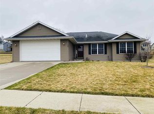 123 Bailey Park Rd, Williamsburg, IA 52361