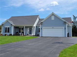 642 Kayloc Cir, Webster, NY 14580