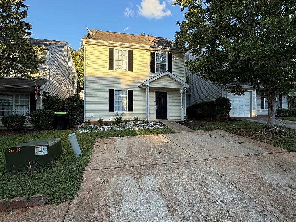 242 Coral Cir