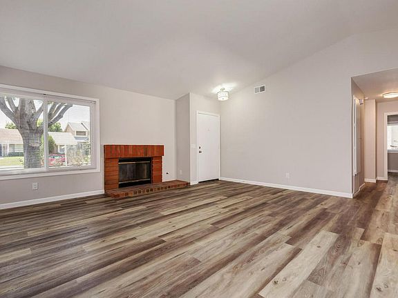 5th image of 5285 Goldenridge Ct