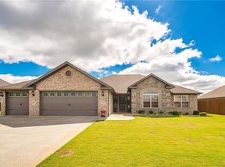 1120 Chattie Dr, Centerton, AR 72719