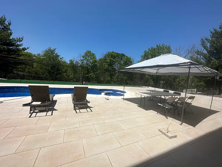 2 Old Mill Ct — Photo 17