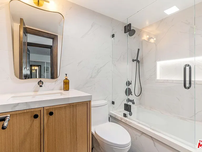 30 Reef St #2 — Photo 11