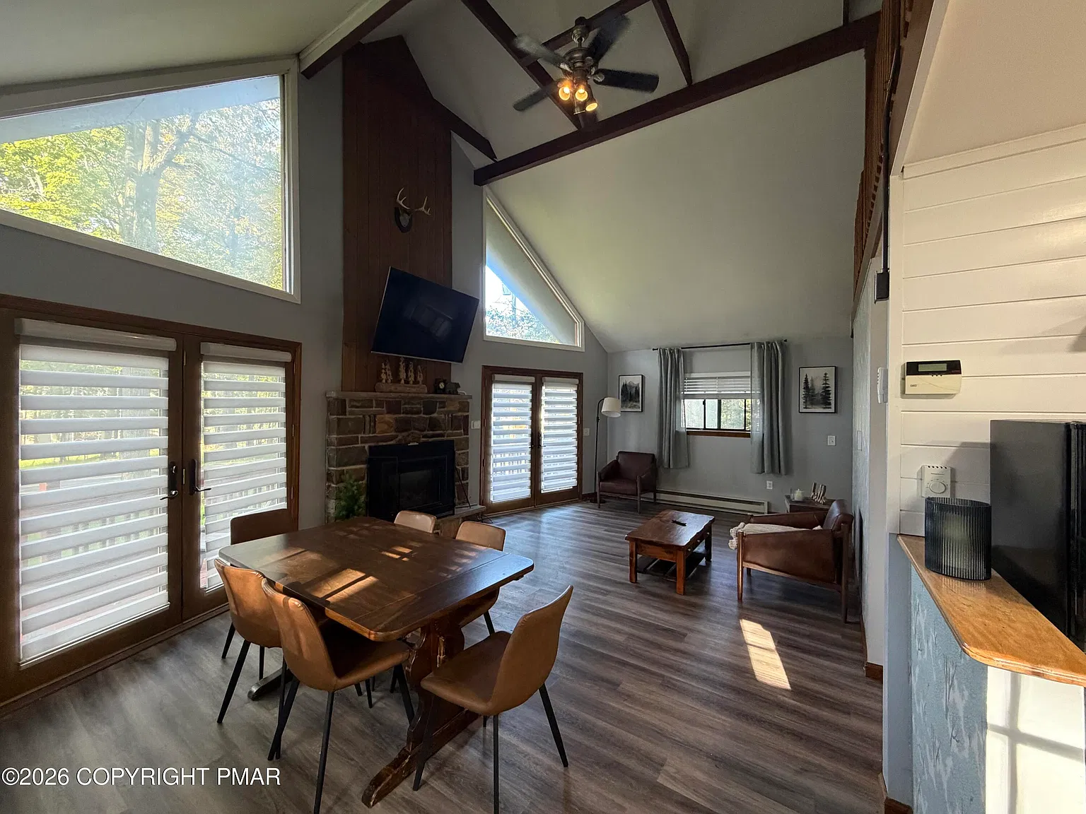 3 bed, 1.5 bath, 1200 sqft, $2,600 — Photo 4