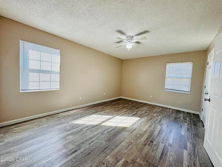 163 Lauren Ln — Photo 18